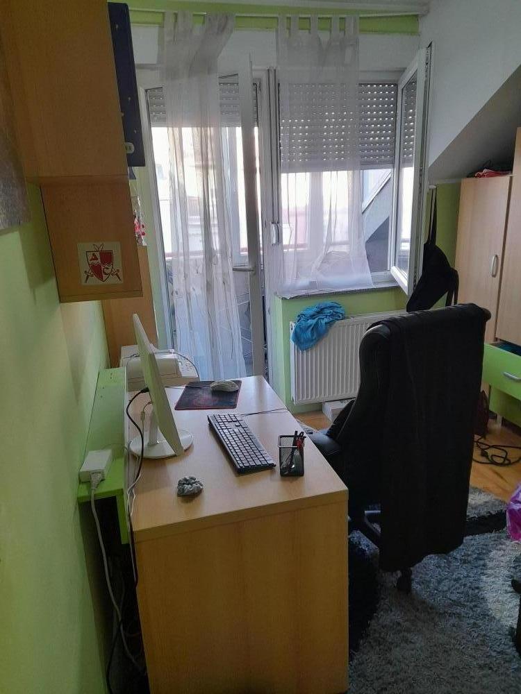 Slika 4 - Dvoiposoban, 55m2, janka cmelika 39 Novi Sad, sa terasom, ima lift